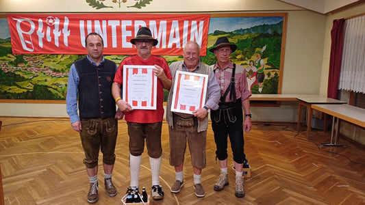 Der Fanclub Pfiff Untermain '98 feiert stimmungsvolles Oktoberfest!